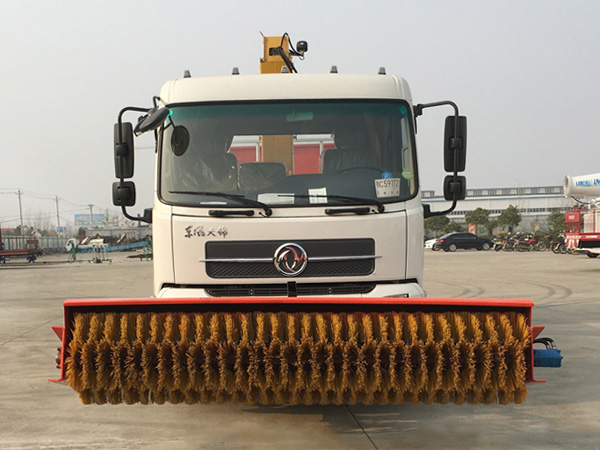 天錦隨車(chē)吊除雪車(chē)