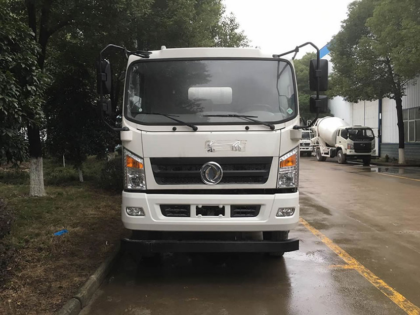 2017款東風(fēng)6方攪拌車（國(guó)五）