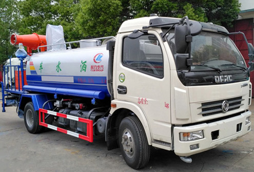 國(guó)五東風(fēng)多利卡綠化噴灑車