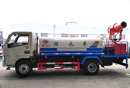 國五東風(fēng)多利卡綠化噴灑車