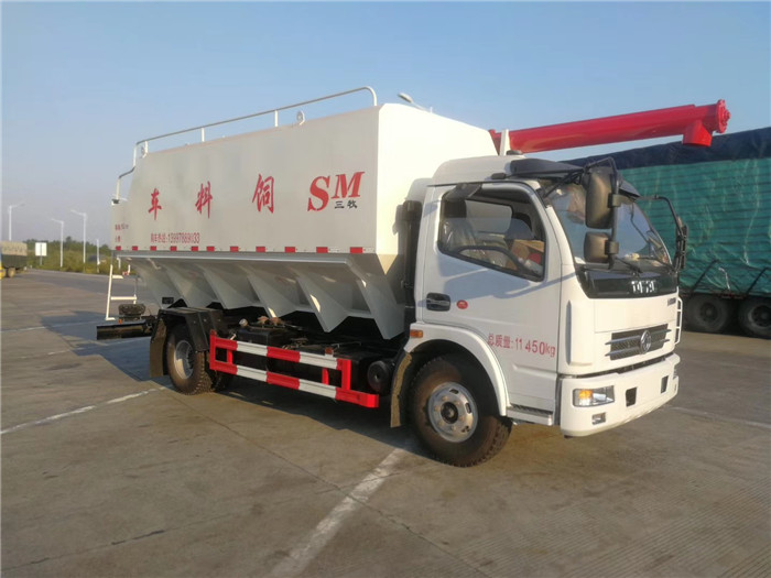 東風(fēng)多利卡16方散裝飼料運(yùn)輸車(chē)