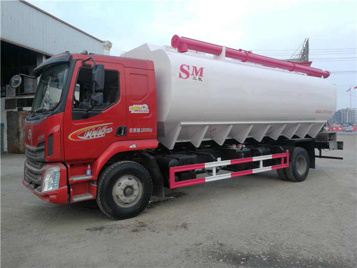 東風(fēng)圓罐28方散裝飼料運輸車