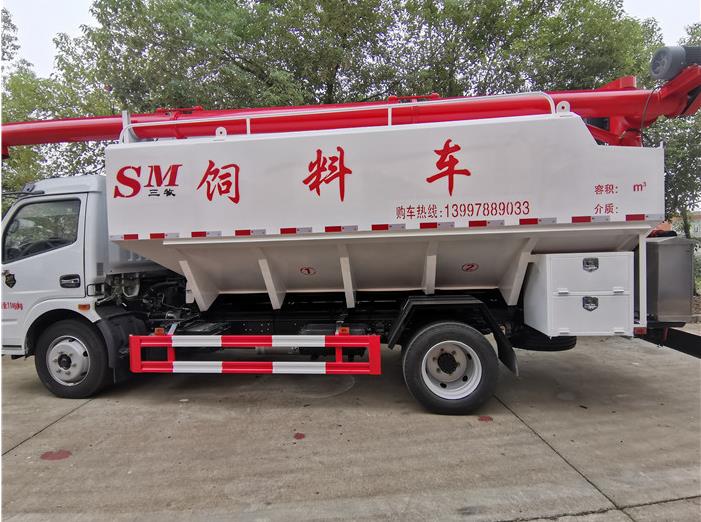 散裝飼料運(yùn)輸車(chē)備受客戶(hù)喜愛(ài)的原因？