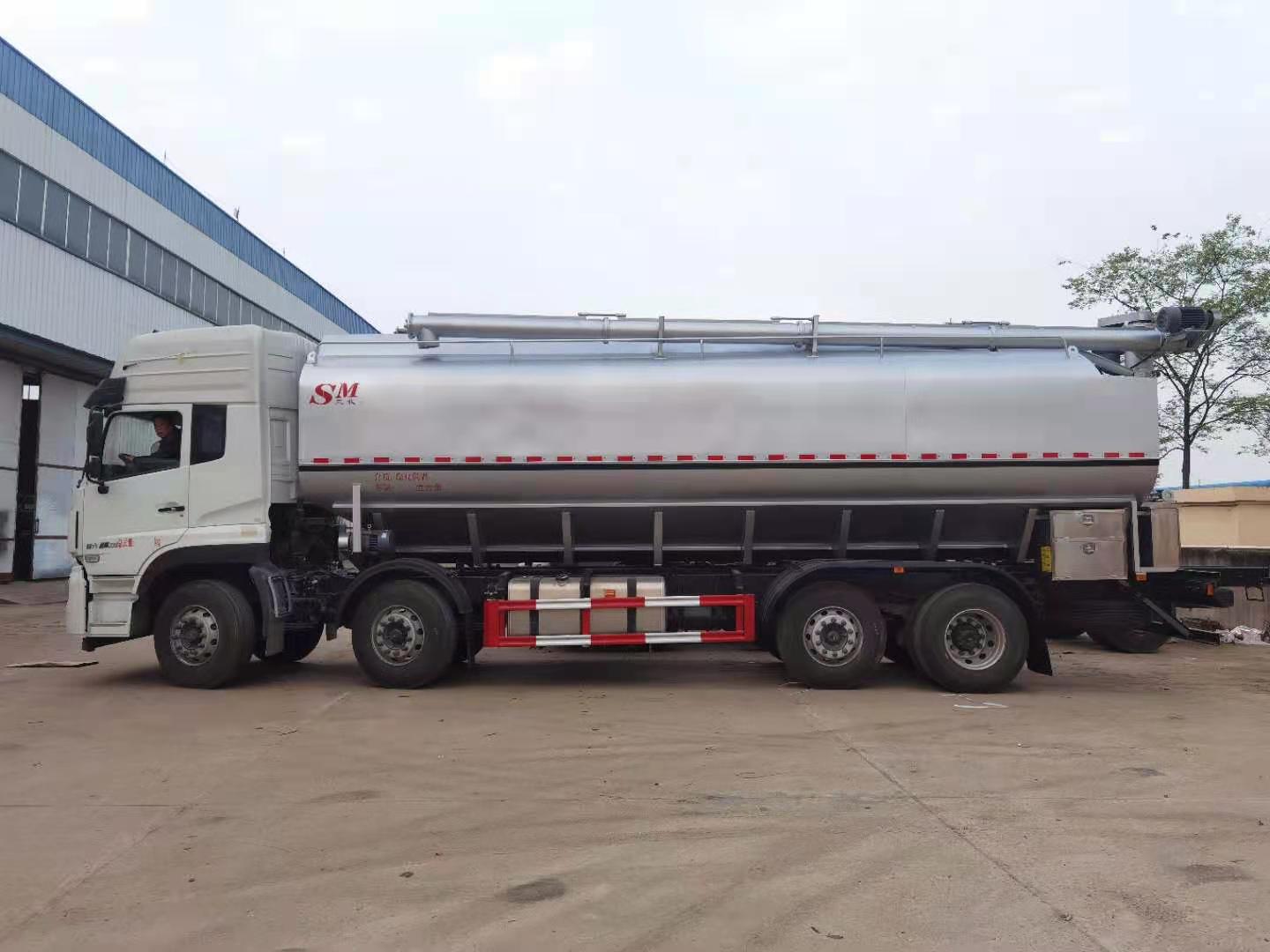 前四后六散裝飼料車國(guó)六