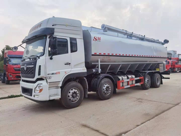 前四后六散裝飼料車國六